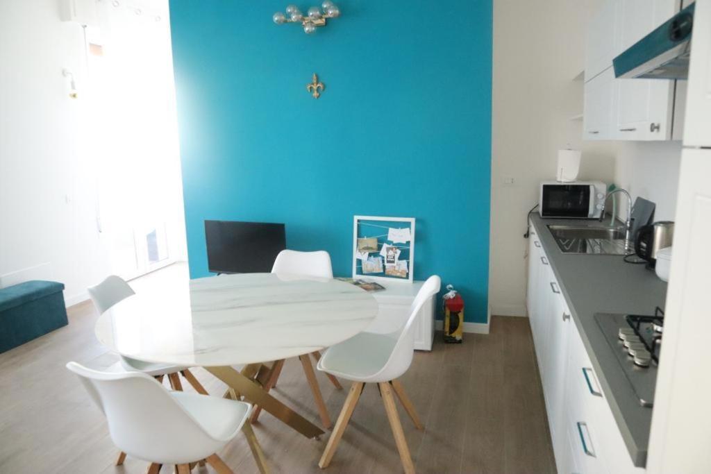 Santa Maria Novella - Golden Lily Florence, City Center Apartment ภายนอก รูปภาพ