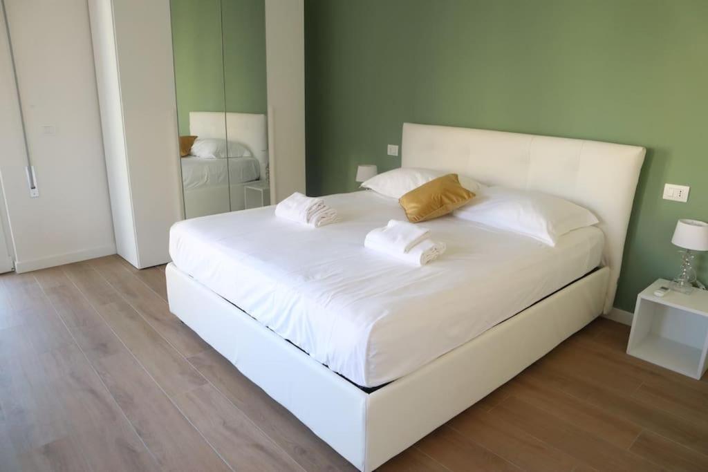 Santa Maria Novella - Golden Lily Florence, City Center Apartment ภายนอก รูปภาพ